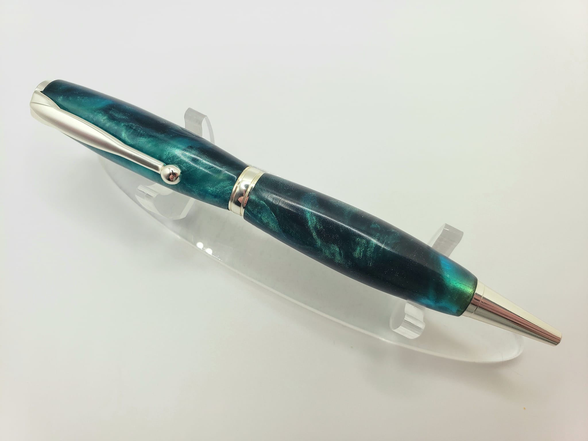 Comfort Pen - Chrome with Green & Silver Spec Epoxy Resin